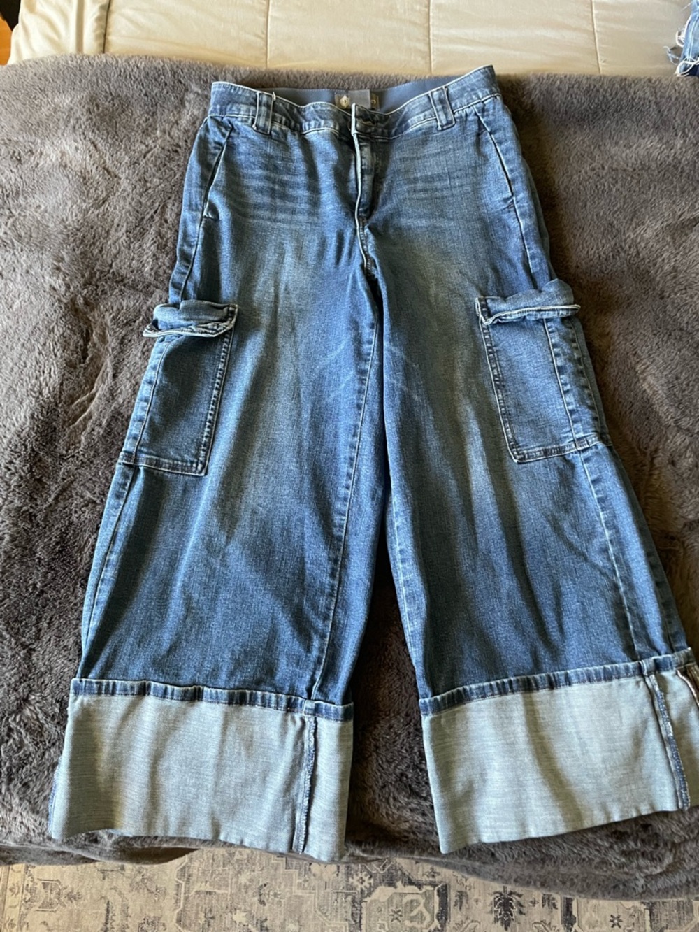 Democracy Wide-Leg Cargo Jeans in Blue Denim with Cuffed Hem